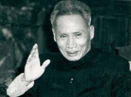 Thủ tướng Phạm Văn Đồng đối thoại với sinh viên.                            KS. Doãn Mạnh Dũng